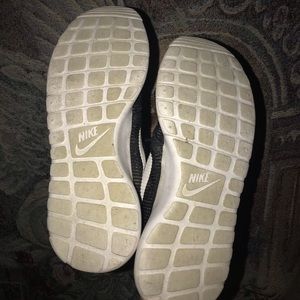 Nike Shoes - Nike Roshe Running Shoes Nike Shoes - Nike Roshe Running Shoes